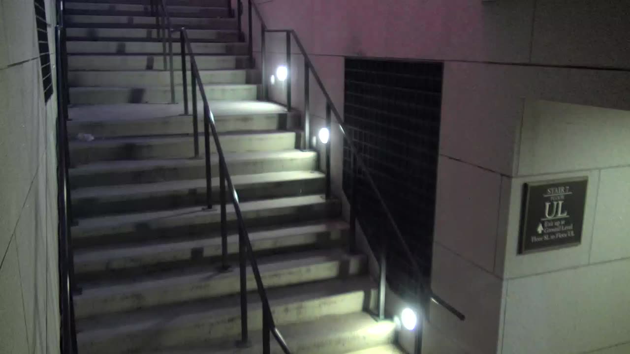 7172CVC00Stairs7-9Exterior_2021-01-06_17h20min02s447ms.mp4