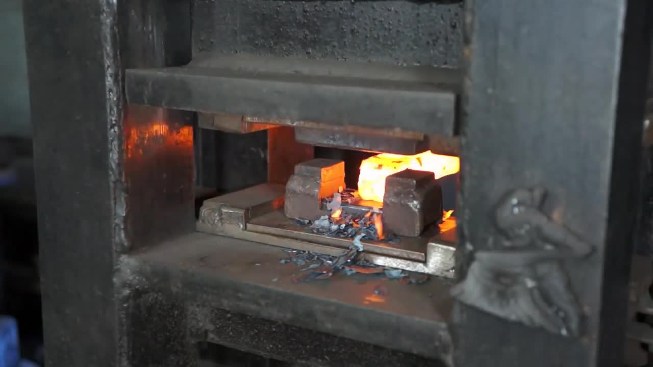 Damascus steel from 1000 year old knife blades.