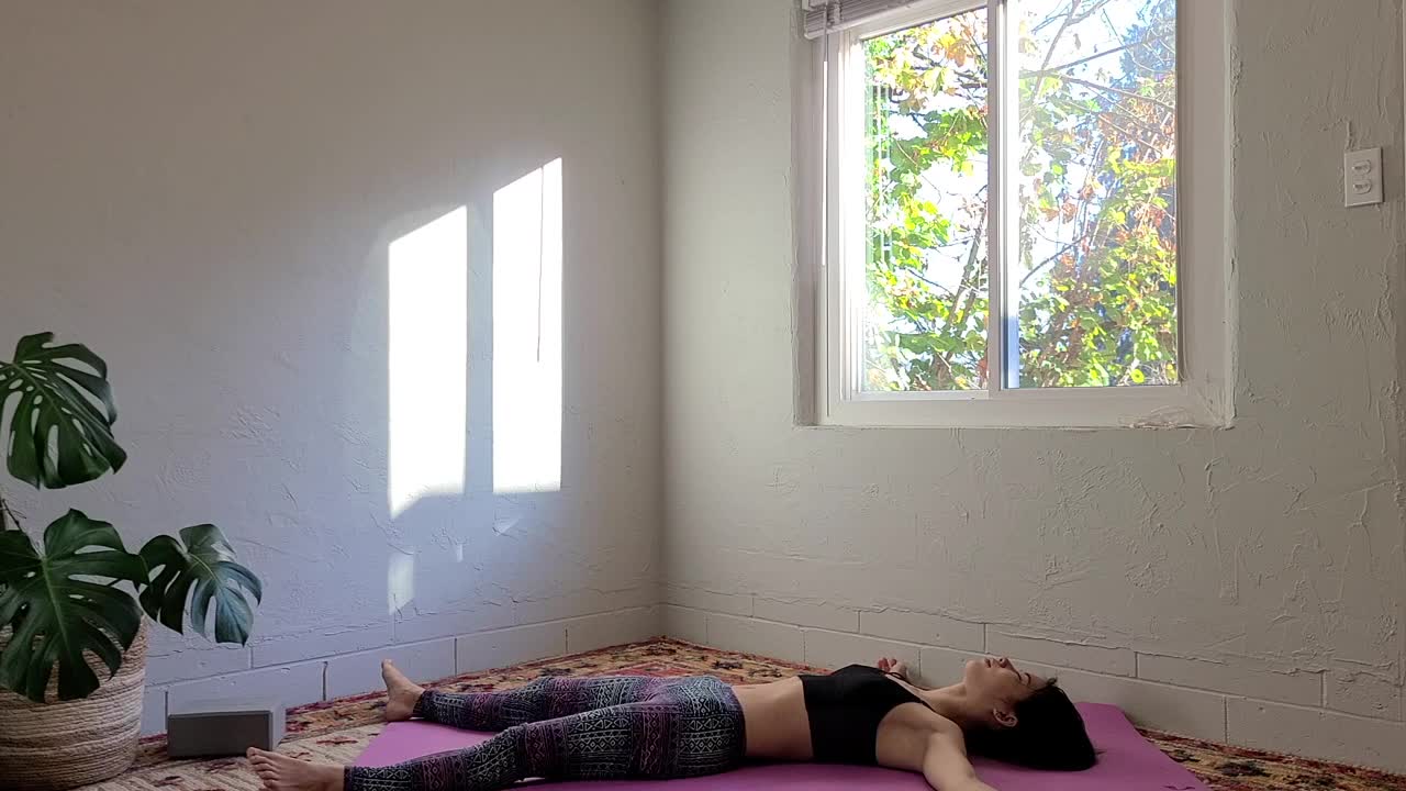 20 Minute Yoga To Feel Energetic and Motivated | Full Body Vinyasa