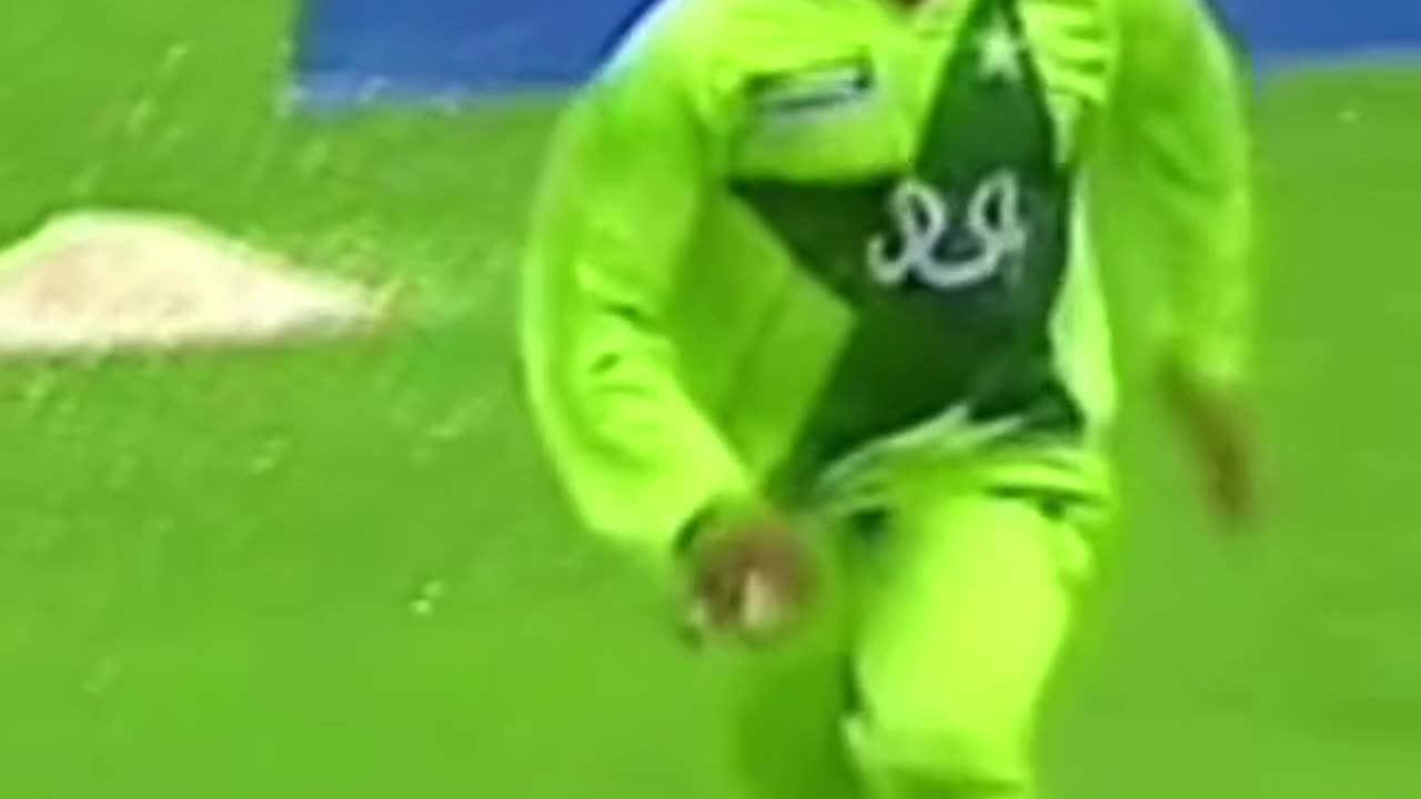 Shoaib Akhtar bowling