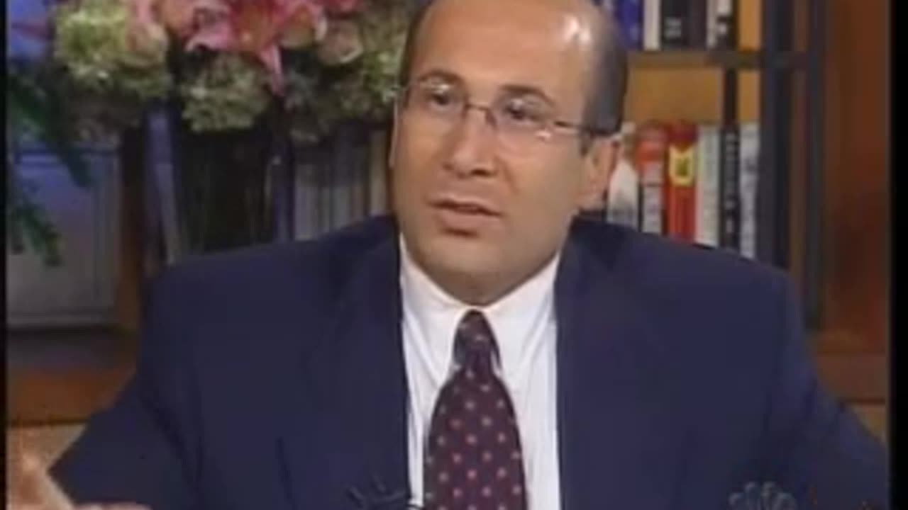 911 Eyewitness Saw the Top of The South Tower Blow Out ... Before The Collapse
