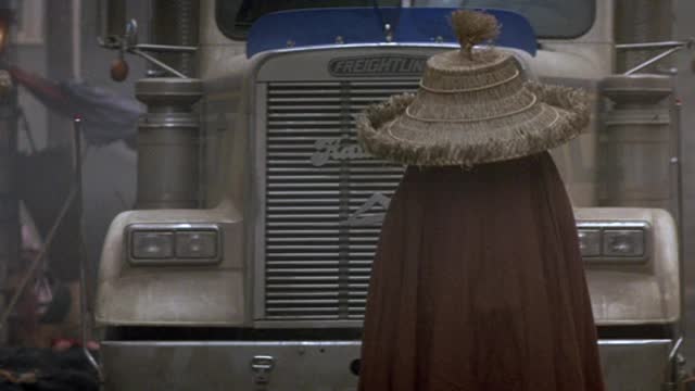 Big Trouble in Little China (1986) Cops got better things to do than get killed.