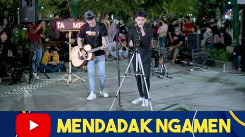 LAGU DAERAH DI BAWAKAN DI MENDADAK NGAMEN