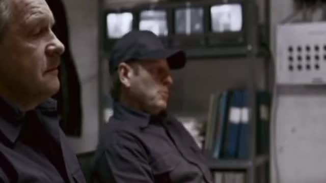 This Good Prisoner Has No Interest Of Escaping Jail