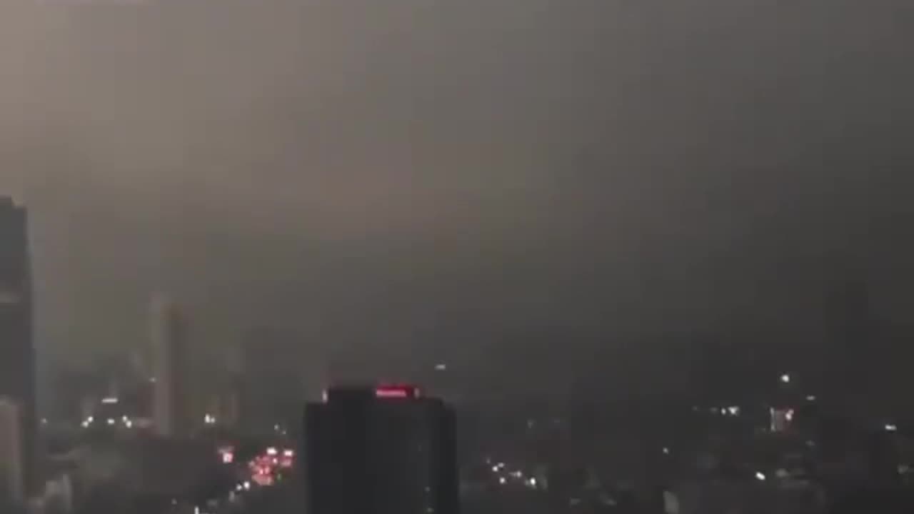 Istanbul under a black cloud over the sun for five minutes