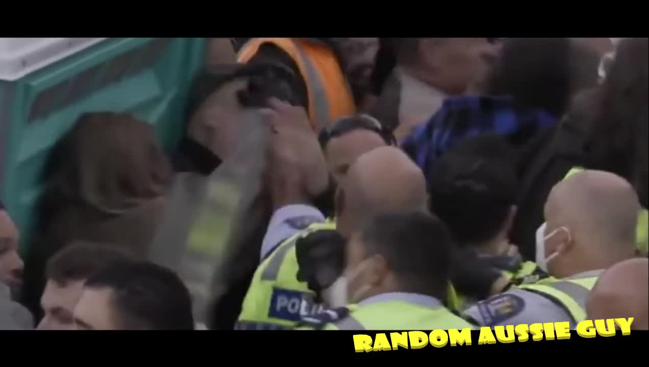 🇳🇿 NZ POLICE INSTIGATES VIOLENCE EYE GOUGES PEACEFUL PROTESTER - WELLINGTON NEW ZEALAND 🇳🇿