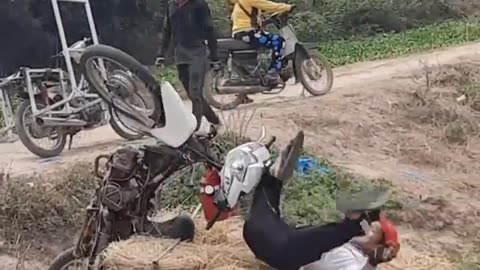 Very Funny video 😂😂