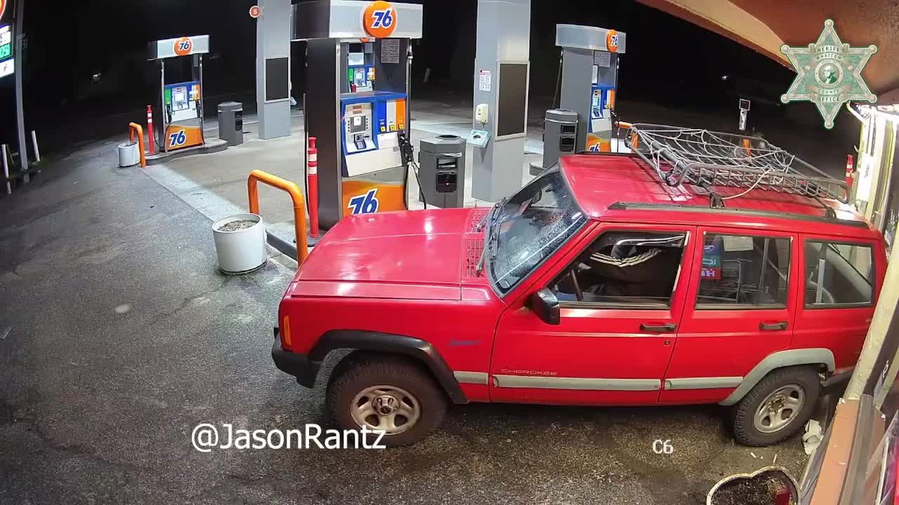 Trộm tiền ở máy ATM