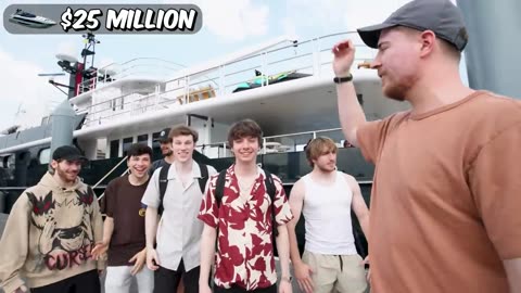 $1 vs $1,000,000,000 Yacht!