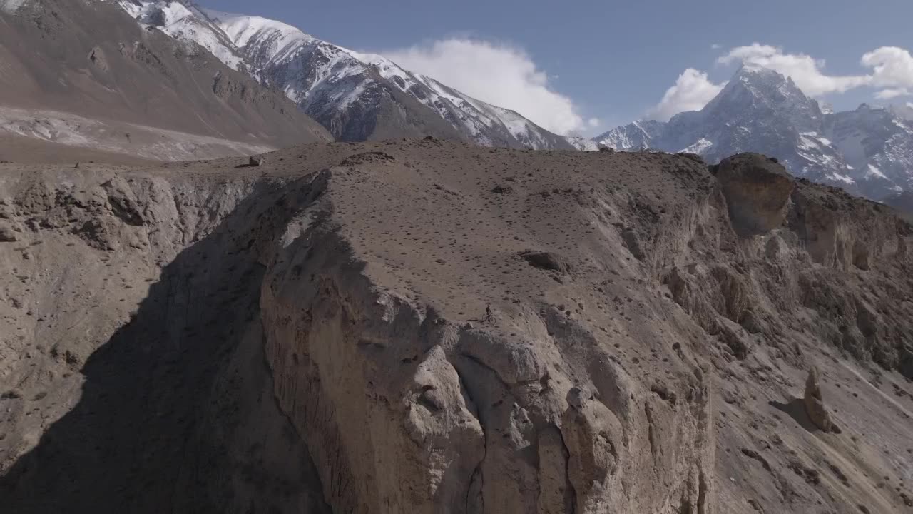 4K Drone Footage/FREESTYLE DOWNHILL RIDE /MTB