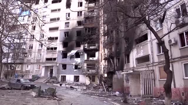 Escaped twins describe Mariupol siege
