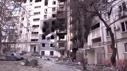 Escaped twins describe Mariupol siege