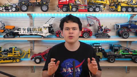 LEGO Technic Spider Excavator Leaked! 12 Motors!