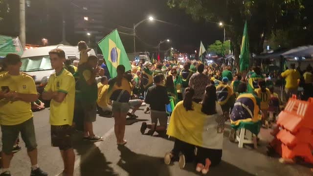 Massive crowd again at Joinville protest for 13th day straight. Evening session.