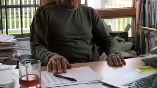 This guy (a virologist) is putting it ALL together!