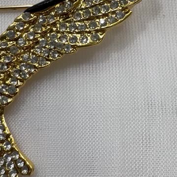 18KGP Eagle Crystal Brooch. Made with Swarovski Crystal. Gift. Party. Event