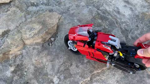 LEGO Technic Ducati Panigale V4 R With Working GEARBOX!!! _ 42107 Review