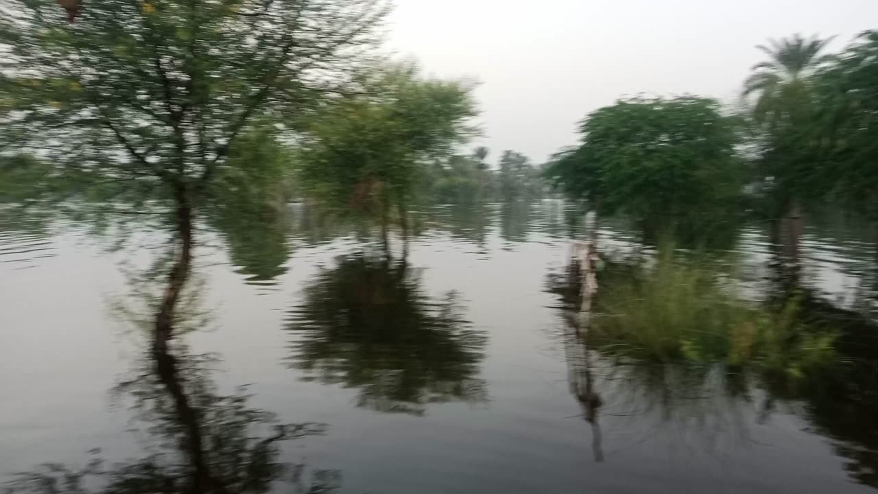 Stuck in same place for 14 hours very tiredRain flooding in Pakistan🌊🌊🌊🌧️🌧️🌧️🌊