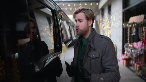 Falling for Christmas Ending Scene