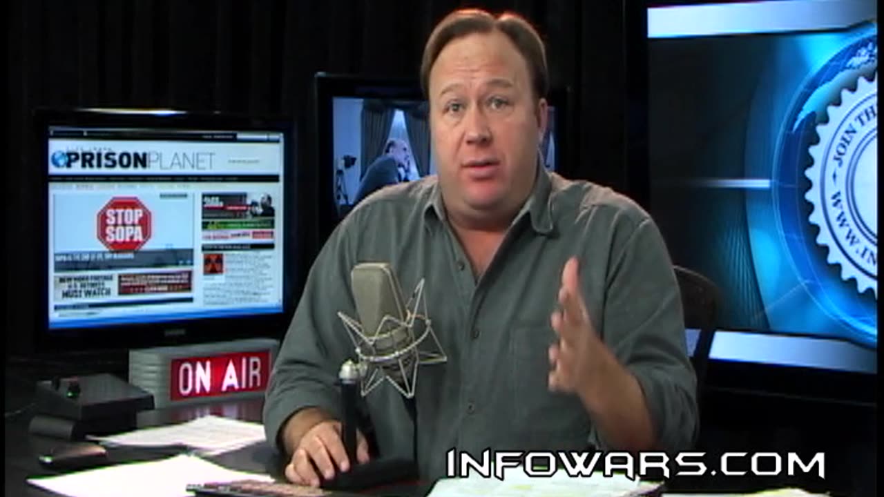 The Alex Jones Show - L I V E - December 28, 2011