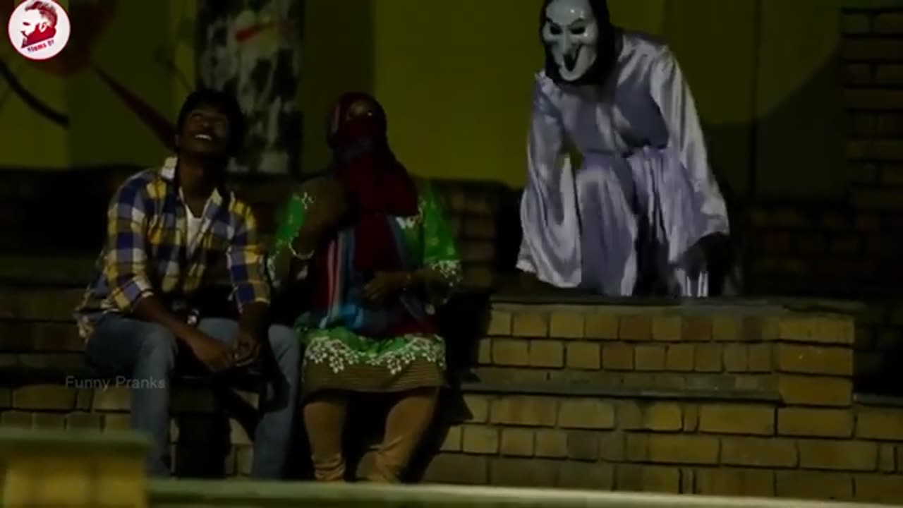 Funny horror prank in dark streets hahahaha