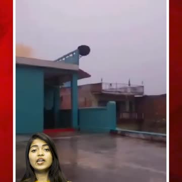 వర్షంలో యువతి రీల్స్ చేస్తుండగా పిడుగు #spark #rain #viral #reel #video | FBTV NEWS