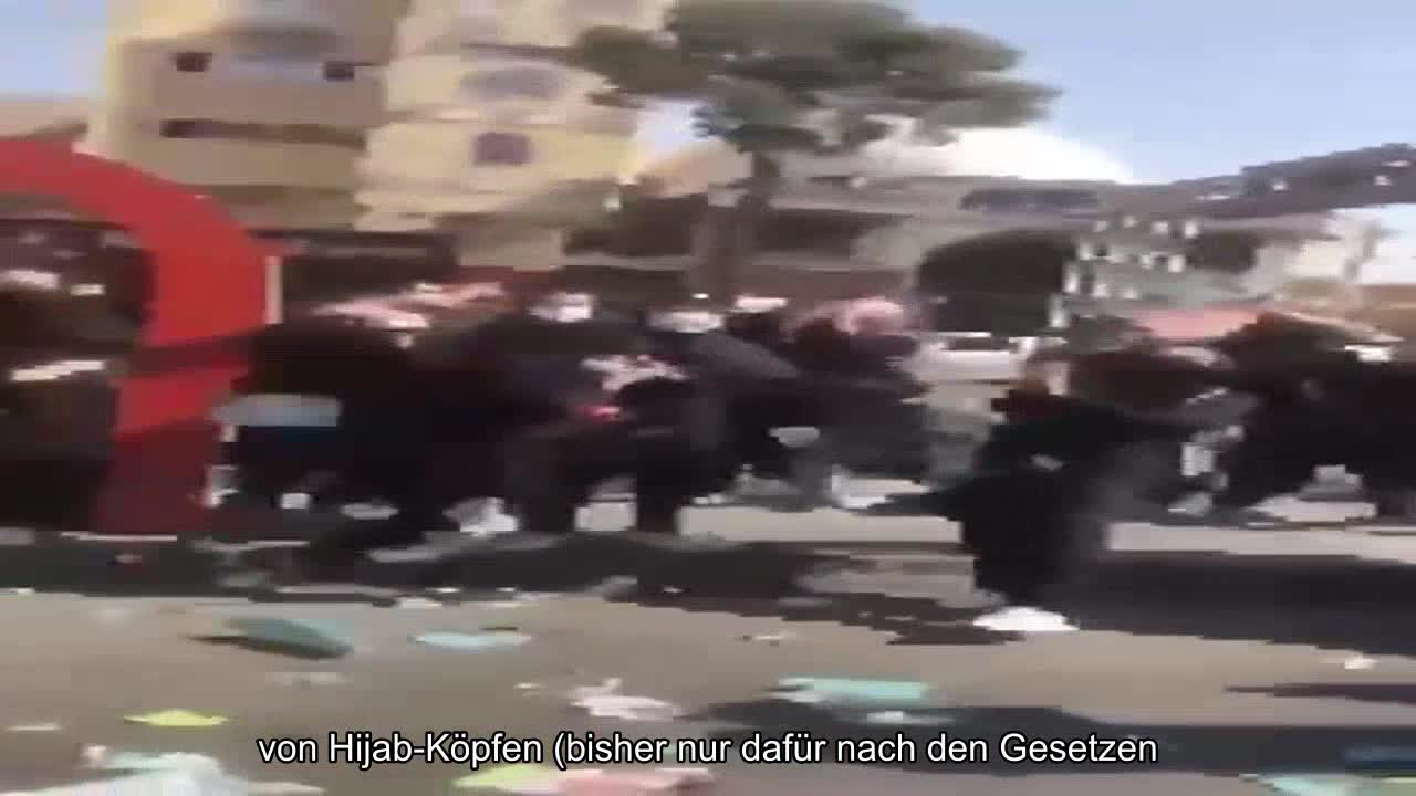 Im Iran schlossen sich Mädchen den Protesten an. Sie reißen sich Hijabs vom Kopf (vorher konnten s