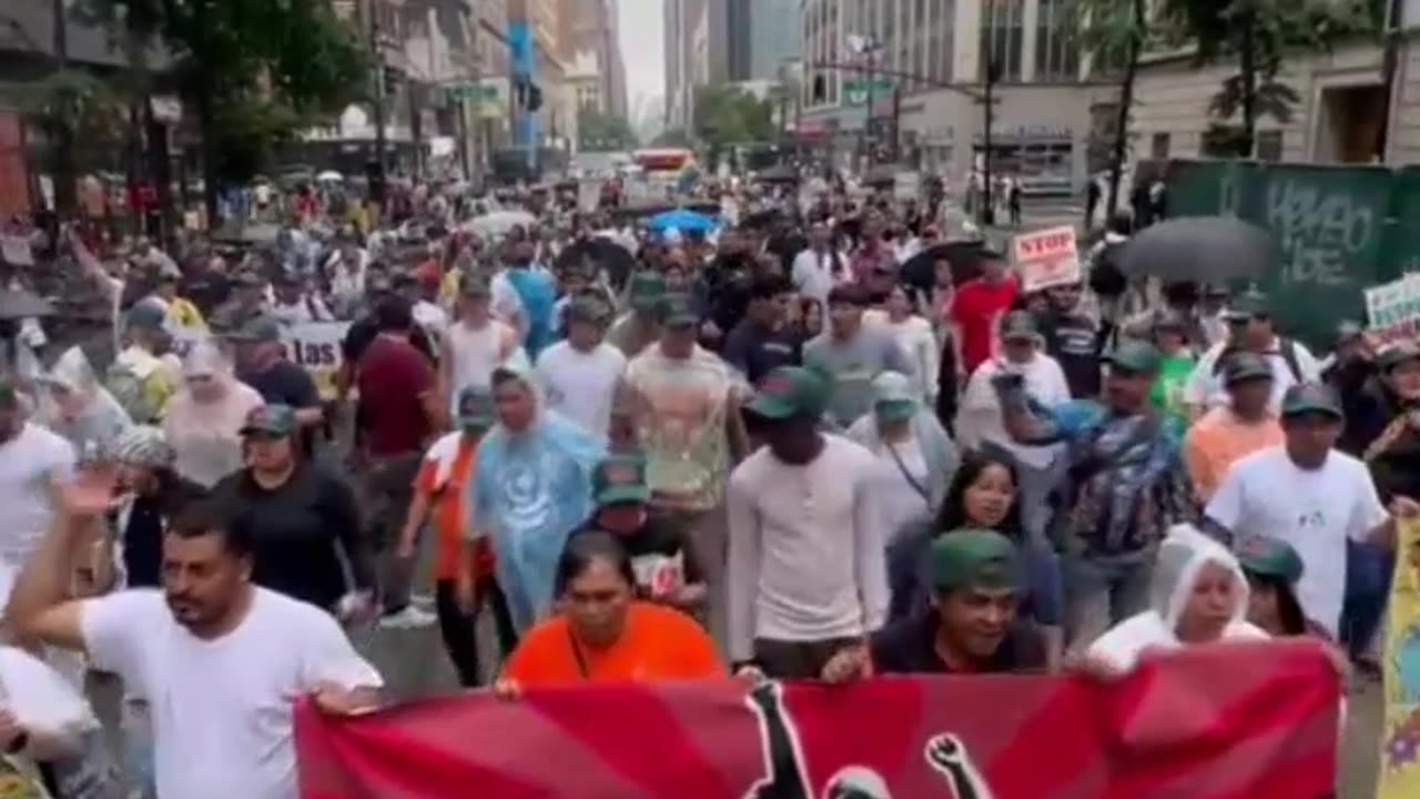 Illegal aliens march through NYC chanting “Abolish ICE!” 👀🤬