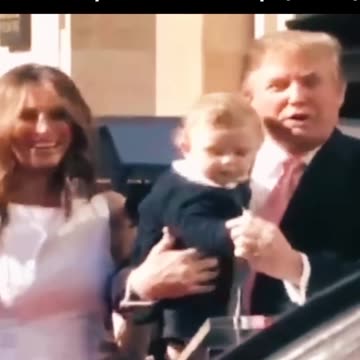 Baby Barron Trump holds a speech with father Donald Trump 😍🇺🇸 #donaldtrump #trump #usa