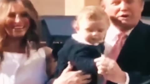 Baby Barron Trump holds a speech with father Donald Trump 😍🇺🇸 #donaldtrump #trump #usa