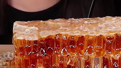 Raw HoneyComb, Honey Jelly #zoeyasmr #zoeymukbang #bigbites #mukbang #asmr #food #먹방 #틱톡푸드 #rawhoney