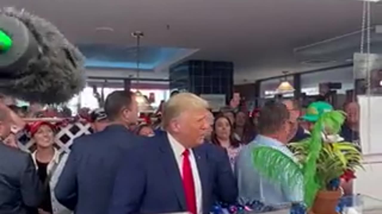 President @realDonaldTrump ordering Blizzards at local Iowa Dairy Queen!