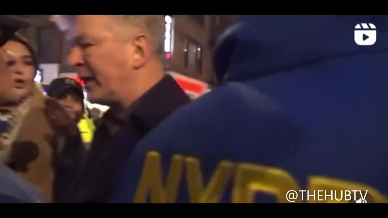 ALEC BALDWIN SCREAMS AT PRO PALESTINE SUPPORTER