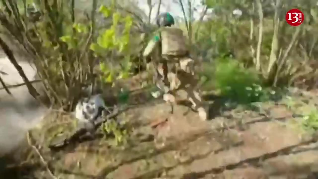 With equipment and infantry, Ukrainian fighters surround Russians who took refuge in Bakhmut forest