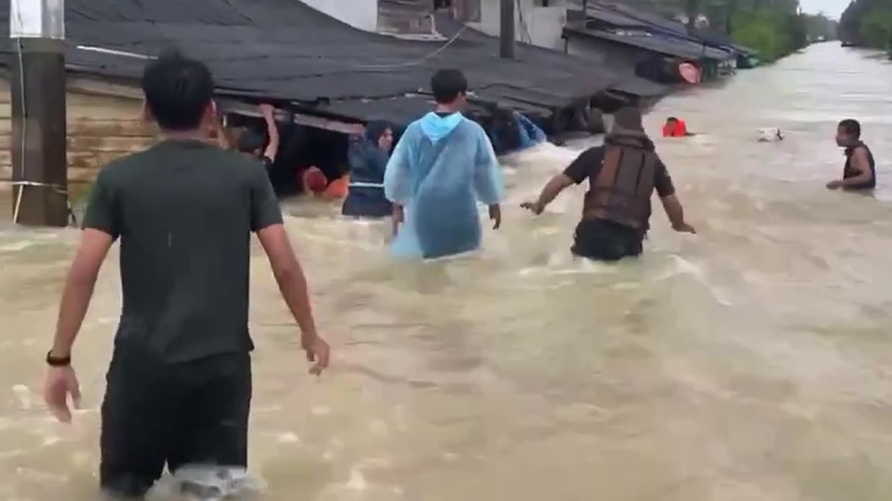 Thailand goes under water!