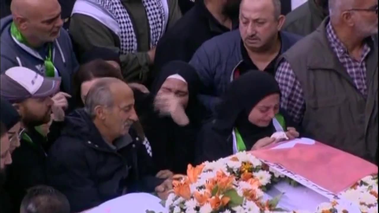 لبنان-قناة الميادين تشيع الشهيدين فرح عمر وربيع المعماري بحضور حشد من الإعلاميين والسياسيين