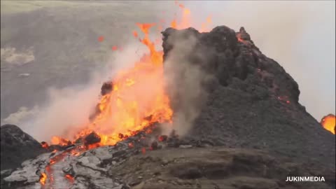 5 stunning volcano eruptions