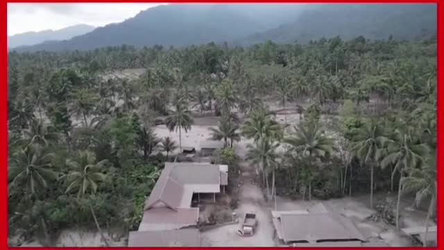 Volcanic eruption sa IndonesiaVolcanic eruption sa Indonesia