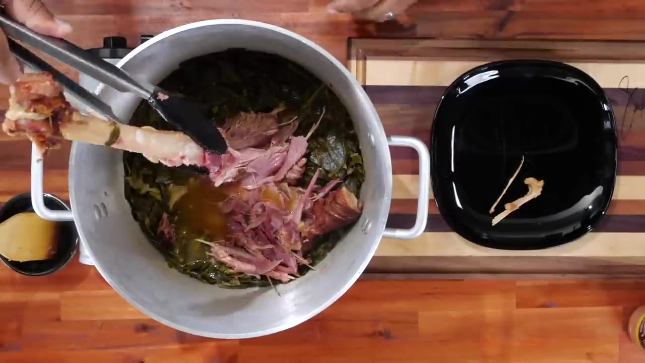 Delicious Collard Greens With Smoked Turkey