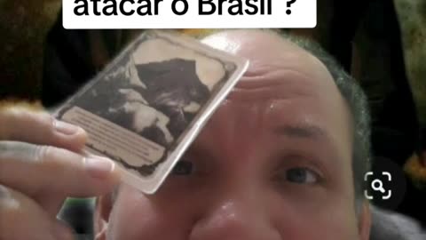 Tarô : cartas para uma previsão maluca que a Rússia pode atacar o Brasil
