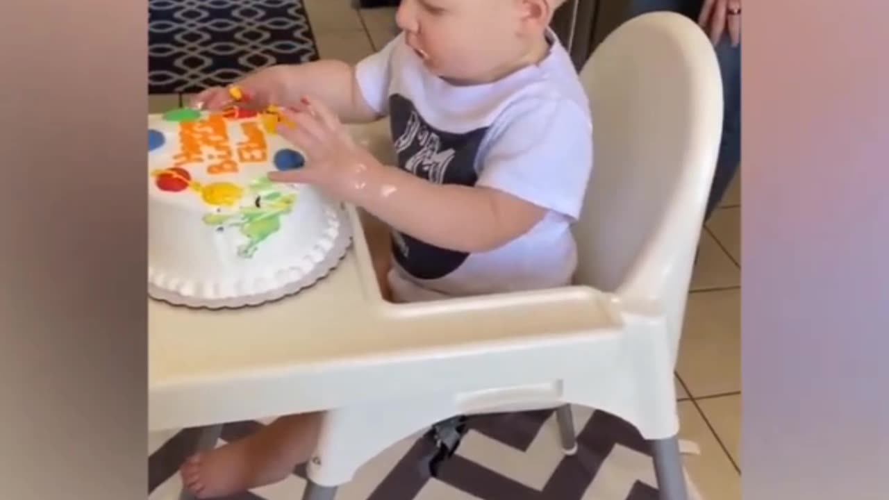 Birthday boy cute cake 🎂🎈🎈 funny video Reaction 🤣😄