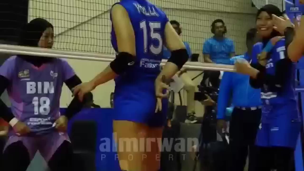 Girl Top moment