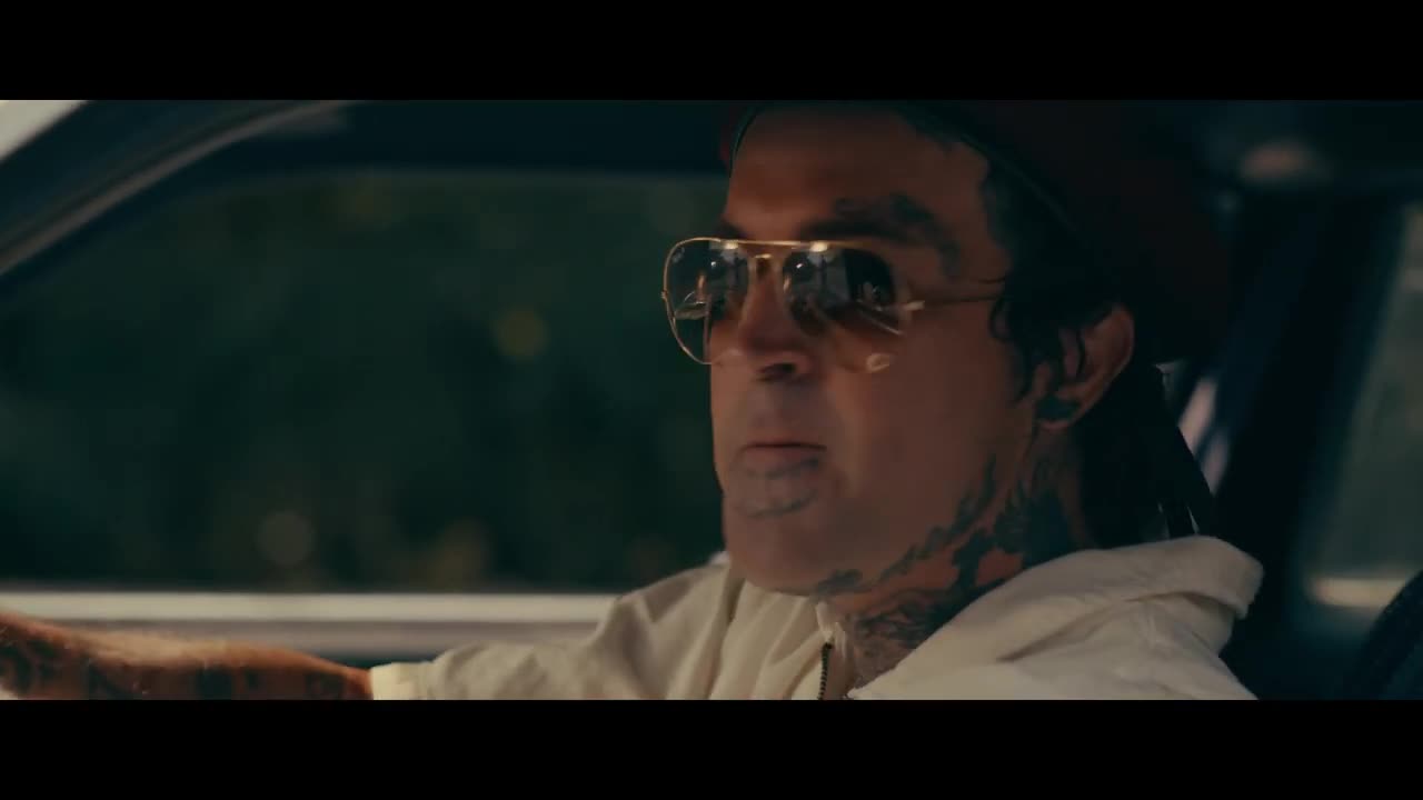Yelawolf – "Flashlight" (Official Video)