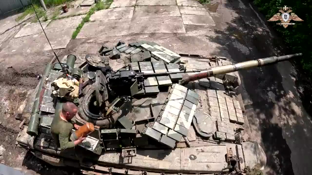 Tankers shelled AFU positions in Avdiivka direction. A trophy T-64BV was also used.
