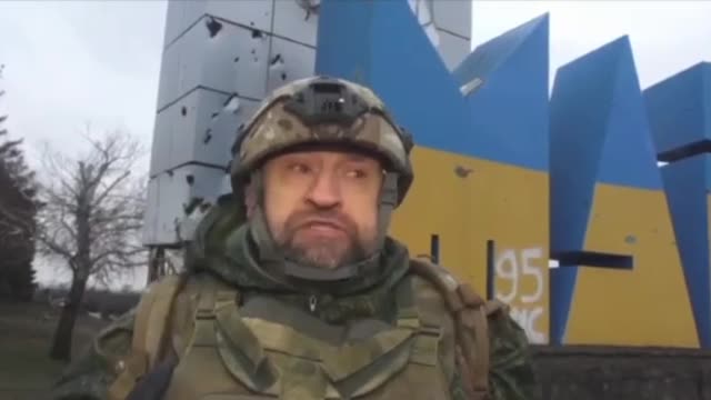 Russian troops on the outskirts of Mariupol