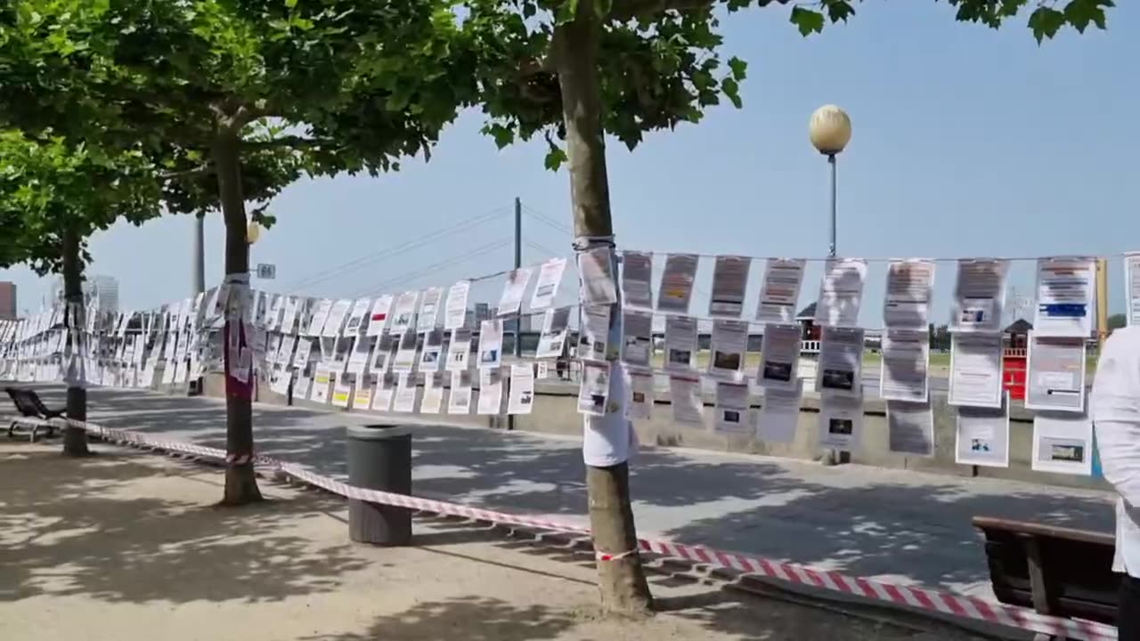 Germany's Düsseldorf goes viral. Every note a vaccine death