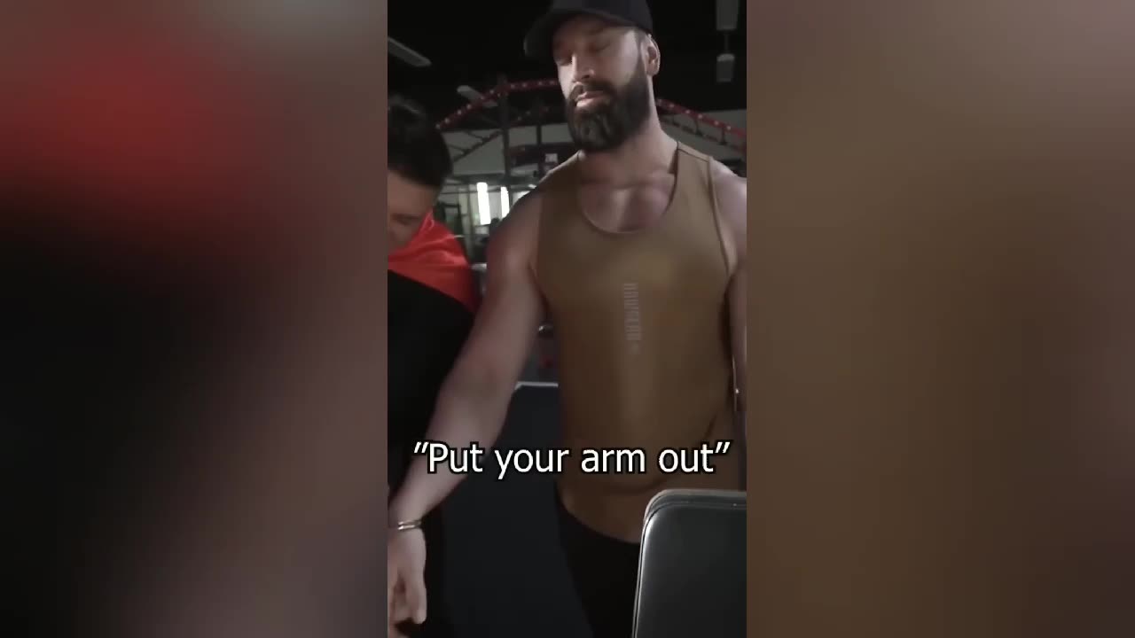 SteveWillDoIt Shows Bradley Martyn a Magic Trick