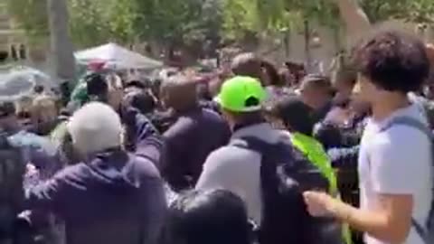 Stop hurting the students！