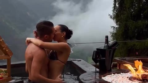 Rain, mountains, fireplace, hot tub - might be the best combo for the cozy Autumn evenings