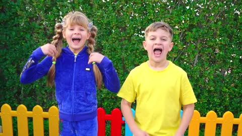 Diana and Roma Play ABC Game with Oliver